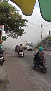 372K views · 903 reactions | Satu unit truck terlihat mengeluarkan...