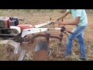 Arando Terra com Micro-Trator | Yanmar TC-11 Plowing