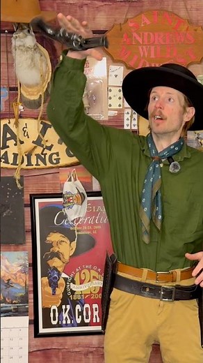 The Yo-Yo Gun Spin #wildwest #rdr2 #gunspinning #cowboys #gunslinger #trickshots #colt45 #guntricks