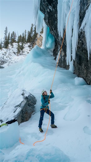 If Nordegg isn’t on your travel radar yet… it’s time to fix that. Tucked into the wild beauty of David Thompson Country (about 3-4 hours from either Calgary or Edmonton), this mountain gem delivers big adventure in winter. A quick day trip? Not a chance. You’ll want a full weekend (at least) to truly explore it all. Craving adrenaline? Take on epic ice climbing routes that’ll get your heart racing. Prefer to keep it chill? Step onto the world-famous frozen bubbles of Abraham Lake—a surreal winte