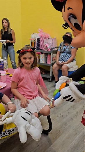 houston mascot party character mouse minnie helper bouncing bears #shorts #reels #minniemouse #toodles #minniemousecosplay #kidspartyexperts #houstonpartycharacters | Kids Party Experts | Facebook