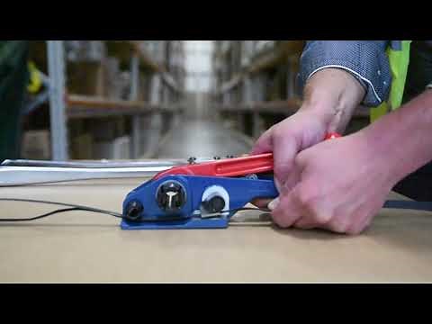 How to use a strapping tensioner