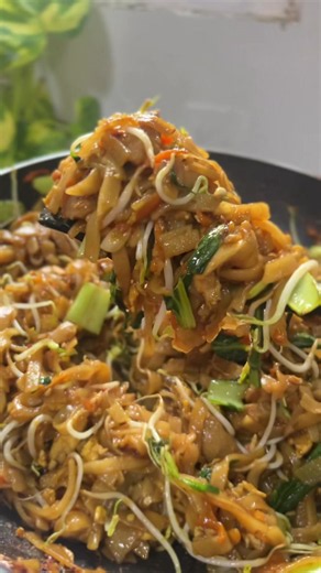 Kwetiau Goreng Enak: Resep dan Cara Membuat Kwetiau Goreng Full Topping