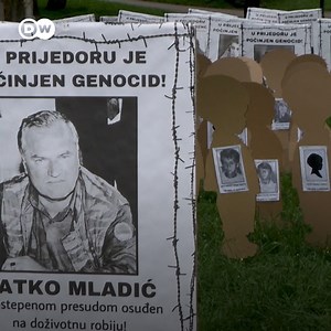 Survivors of the Srebrenica massacre are holding out hope that a genocide verdict against Ratko Mladic, the wartime commander of the Bosnian Serb Army, will be upheld. | DW News