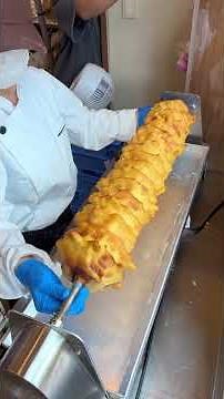 本物の切り株のような極上ハードバームクーヘン(Exquisite Hard Baumkuchen Looking Just Like a Real Tree Stump)