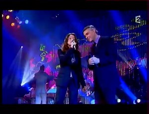 “Es mi vida”, en francés, Adamo a dúo con la cantante francófona, la canadiense Isabelle Boulay. | Música Romántica Hasta el Tuétano