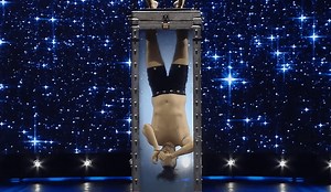 Watch This Escape Artist Set World Record For Quickest Time Out Of A Water Tank While Upside Down