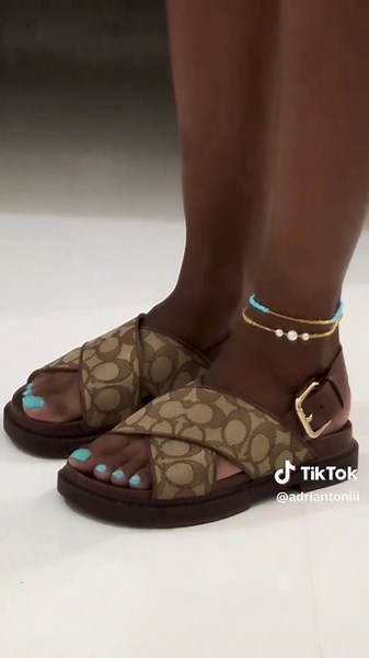 Unboxing Coach Sandals: Live Love Unboxing Experience