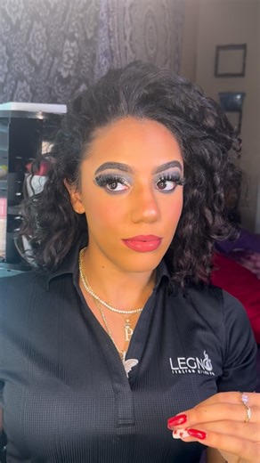 Paloma De La Torre on Instagram: "It’s such a good feeling listening to music and just doing your make up in the mirror. I went through a lot of trial and error doing this make up. This is really not my best look for real. And for anybody gonna come at me with a cut crease I’m still learning. I probably should’ve used an oval brush rather than a square to make it look a little bit better. One day she will be crispy. You’re just in my beginning stages. Remember somehow I think I have enough time