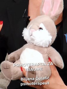 PSIHA I TRAUMA Šta se dešava sa psihom kad doživi traumu sa velikim T? Kako je isceljujemo? Šta je to EMDR? Koja je uloga saosećanja u isceljenju trauma? Kako sam i sama iscelila svoju traumu gubitka brata? #trauma #emdr #isceljenje #psihoterapija #psihoterapeut Biljana Ćulafić dipl. #pedagog i nacionalno i evropski sertifikovan porodični sistemski i #EMDR psihoterapeut, pisac, edukator i kreator asocijativnih karata za psihoterapiju | Modus Vivendi System Centar za edukaciju, psihoterapiju i tr