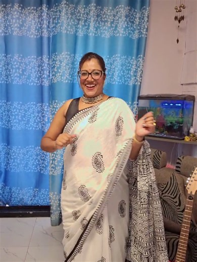 Not perfect, not planned—just me, a sari, a song, and a funny moment 😄✨🤣🤣 Sometimes bloopers are the best part 💫#blooper #😂😂