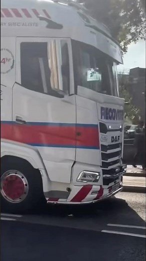 Throwback to my public encounter with my own tune #beckyhill #driverlife #disconnect