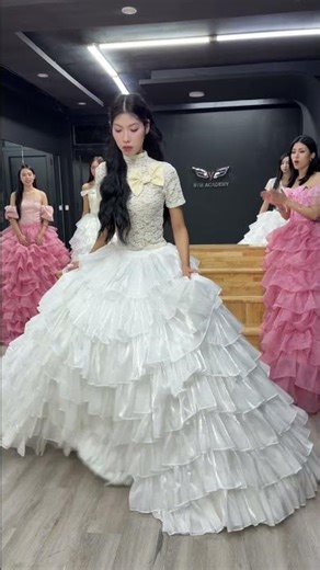 Walking down the stairs in BIG, LONG, and HEAVY dresses!#bybacademy #daotaonguoimau #5g