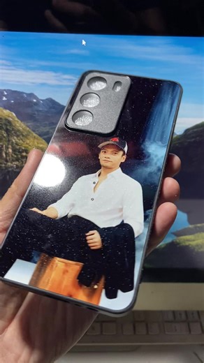 Custom Glass Phone Cases: A Meaningful Gift Idea