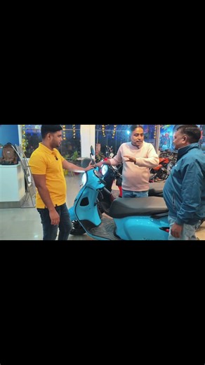 Bajaj Chetak Double Load Range Test 🔥 | Do Aadmi Baith Jaye Tab Bhi Full Power!