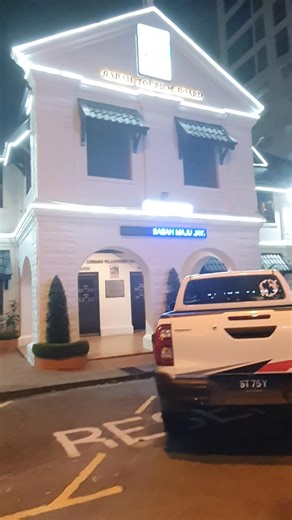 Suasana malam sebelum "Flag Off" Borneo Safari 2025 depan Sabah Tourism Board, Gaya Street 👍👍👍 #borneosafari2025 #sabahtourism #petronas | Sam Komodo