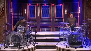 "Eat it" Chad Smith vs Will Ferrell The Tonight Show Starring Jimmy Fallon ---LM--- | Red Hot Chili Peppers Club México