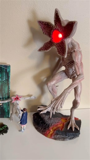 Dem￼ogorgons enter The Matrix. #thematrix #strangerthings #eleven