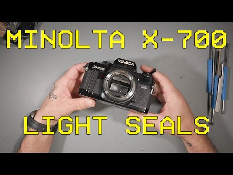 Minolta X-700: Light Seals and Light Leaks