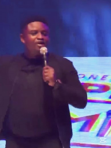 Funny Comedy Performance by Acapella COmedian Audience Feel so Blessed with his Performance #tiktoktainment #funnymoments #9jatiktokers #comdey #funnyvideoscomedy #naijatiktok #viralvideos #laughter #foryoupage❤️❤️ #foryoupage #laughterishealing #acapella