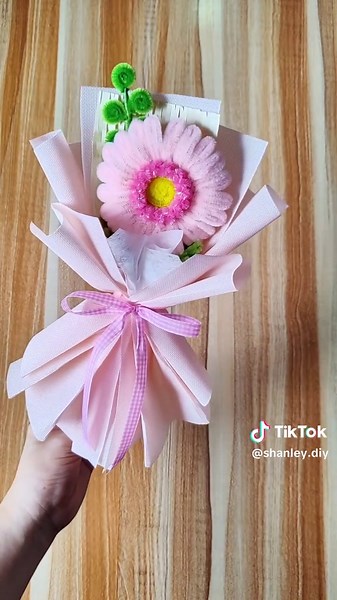 Creative Ideas for a DIY Single Flower Bouquet