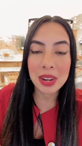 Una de las Pastelerías más icónicas de Francia!! 🇫🇷 Pierre Hermé 🙌 Admito que tenía mucho tiempo con ganas de poder visitar esta joya de Pastelería, y ya estando en París por supuesto que no podía perder la oportunidad. Desde que entré en la Pastelería quedé fascinada con todo lo que vi, los postres son tan "perfectos" 😍, así puedo definirlos, el glaseado, el tamaño, la presentación, los colores... Y cuando probé varios de los postres, realmente superó mis expectativas, el sabooor increíble,