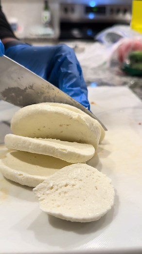 How to Make Homemade Mozzarella Cheese Easily
