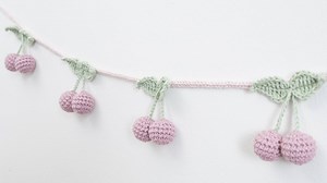 DIY - Instructions for crocheted vine with cherries The sisters have invited Vibemai, a Danish blogger and crochet enthusiast, to show you how to crochet cute vines with cherries that can be hung on the wall. You can find Vibemai's instructions for the cherries here: http://sostrenegrene.com/diy-instructions-for-crocheted-vine-with-cherries/ You can also explore Vibemai's crochet universe on www.vibemai.bloggersdelight.dk This is an intermediate-level project for the experienced crocheter. | Søs