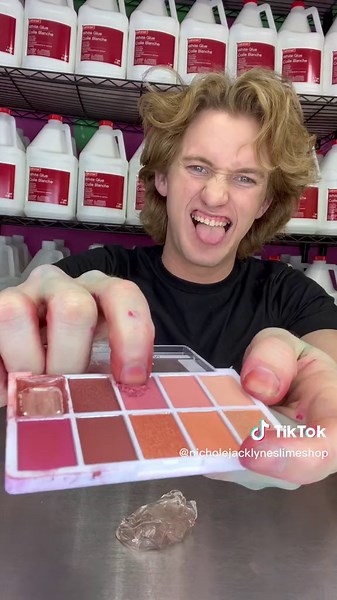 Mezclando maquillaje en slime: ¿qué probar después?