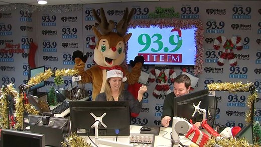93.9 Christmas music 2022: LITE FM announces holiday tune kick-off