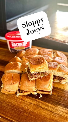 Sloppy Joeys from scratch! Something about @kingshawaiian rolls that kids just love. My daughter will eat pretty much anything you make on those tiny little sweet rolls. So when Mama Smokehouse is craving sloppy Joes, we make em tiny and call em Sloppy Joeys! Everyone is happy! Griddle on medium heat and seasoned with your choice (mine is @baconupbacongrease) 2 lbs of K4 ground beef (90/10) 1 green bell pepper 1 large sweet onion Sloppy Joe Sauce 1 small onion, finely chopped 1/2 small green bel
