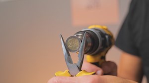 Convertir un Dólar en un Anillo de Cristal de Resina Brillante | Ideas en 5 minutos Familia