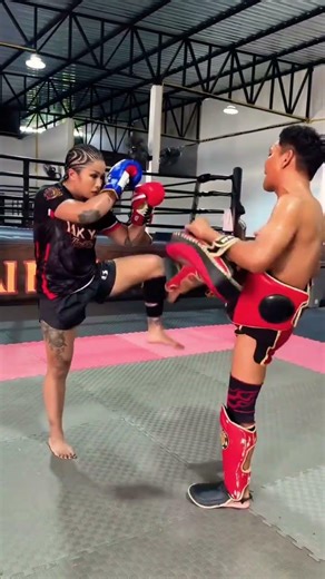 🥊🦵🏾ᴋɪᴄᴋɪɴ ɪᴛ 🎶...🙃🙃🙃 #combatsport #martialarts #muaythai #muaythai #thaiboxing #kickboxing