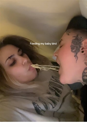 Tongue split or claw machine?