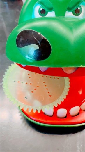 ASMR/Feeding Croco Green SpiroWheel #asmr #shorts #viral #viralvideo #satisfying #spirograph