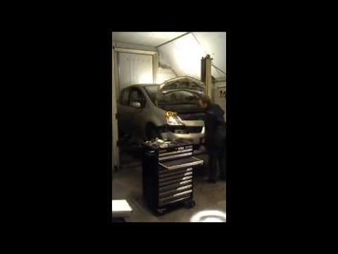 Renault Modus, How do you change a headlight bulb!? In 2.25 minutes