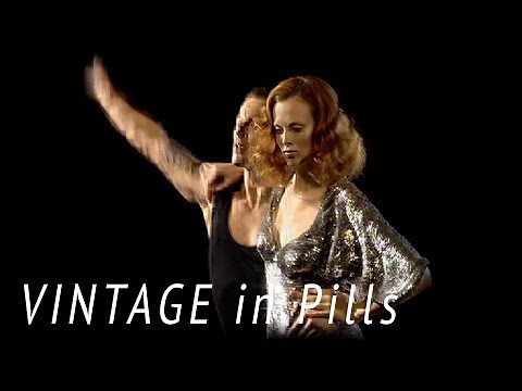 Vintage in Pills ALEXANDER MCQUEEN Spring 2004 Paris - Fashion Channel