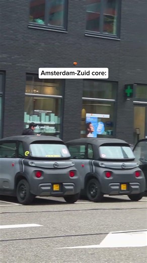 😅😅 Amsterdam zuid must be the mini-car capital of the Netherlands. Are they giving it out for free?😆