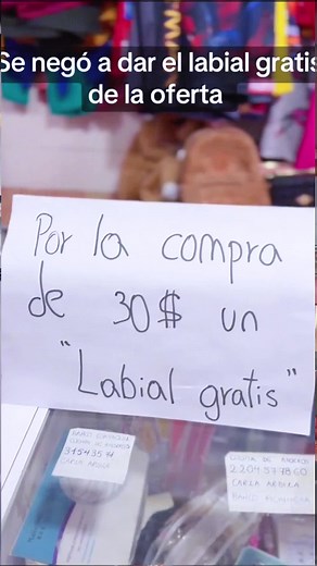Promoción de labial: reclamo por factura y regalo duplicado