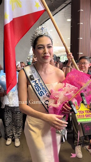 Chelsea Fernandez's Homecoming Parade Highlights