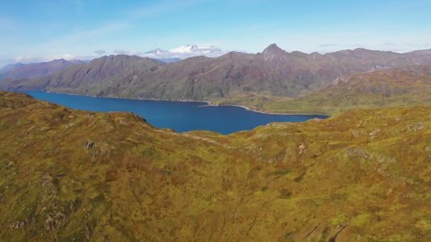 上空から見たアラスカの荒野: チュガッチとポーテージのドローン映像
