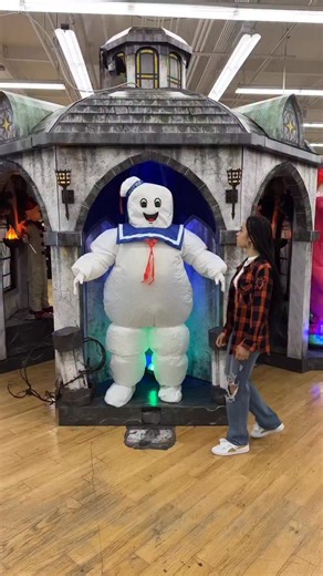 32K reactions · 165 comments | This Ghostbusters remix goes so hard @gabriellenevaeh #ghostbusters #transition #vfx #halloween | Merrick Hanna | Facebook