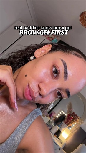 Perfect Your Brow Routine with Brow Gel Techniques