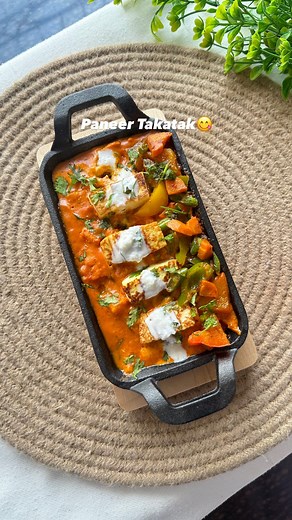 NIDHI JAIN | FOOD BLOGGER | NO ONION NO GARLIC PANEER TAKATAK😋 Guys this super delicious restaurant style Jain paneer takatak was so delicious and easy to make that... | Instagram