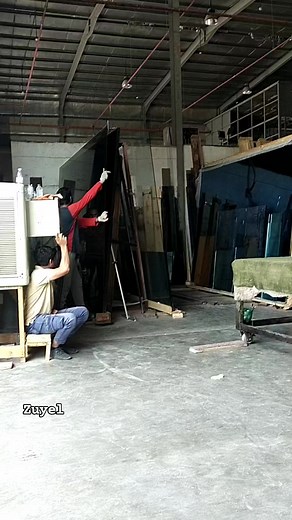 289K views · 2.7K reactions | The glass is being placed on the table. #highlightseveryonefollowers2025 #viralpost2025 #reelschallenge #Glass #mmglass #glassart #mirror #glassskin #StarsEverywhere | Zuyel Glass Art | Facebook