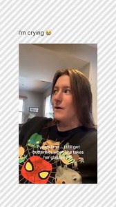 Follow 👉@snackbreakmeme No problem! Here’s the information about “I’m crying”: Sometimes a clip just hits so hard you can’t help but burst out laughing, tears and all. Whether it’s someone completely losing it over a ridiculous situation, an animal pulling off the most unexpected move, or just a perfectly timed joke, these are the moments that have you wheezing, clutching your sides, and typing “I’m crying” in the group chat. The reactions are always a mix of shock, uncontrollable laughter, and