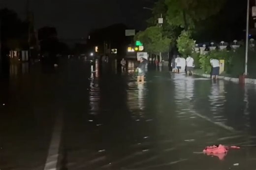 Floods subside but strong winds, rain continue in Navotas City | ABS-CBN News