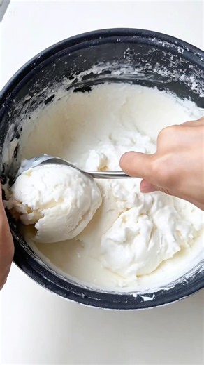 HOW TO do everything | So it turns out yogurt cream doesn't have a skin at all! #food