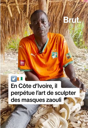 🇨🇮En #CôtedIvoire, Adolphe est l’un des derniers sculpteurs de masques #zaouli, une tradition du peuple gouro qui exige un certain savoir-faire et se transmet de génération en génération. Pour Brut., il raconte pourquoi il tient à faire vivre cet #héritage, alors que de plus en plus de jeunes de sa région s’en détournent.