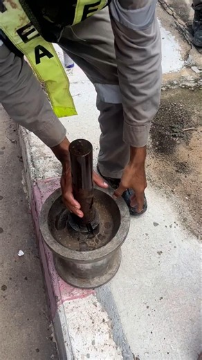 😲 Why Utility Crews Use Truck Wheels to Power Cable Pulling Winches! ⚡ #Lineman #CableWinch